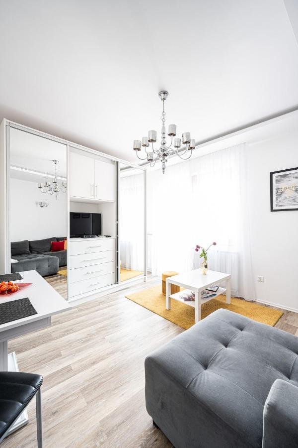 Saint Seven Apartamento Szeged Exterior foto