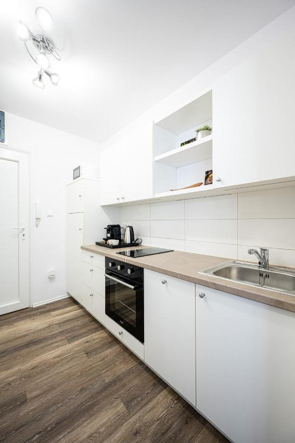 Saint Seven Apartamento Szeged Exterior foto